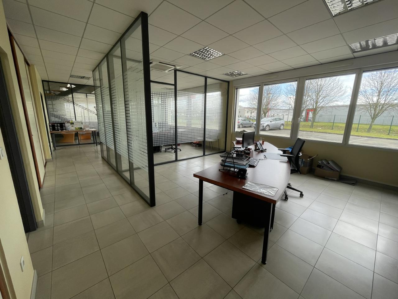 Local d'activité Saint-Sauveur-des-Landes 1901m² Location local d'activité Saint-Sauveur-des-Landes Ille-et-Vilaine OLACT2313572 2